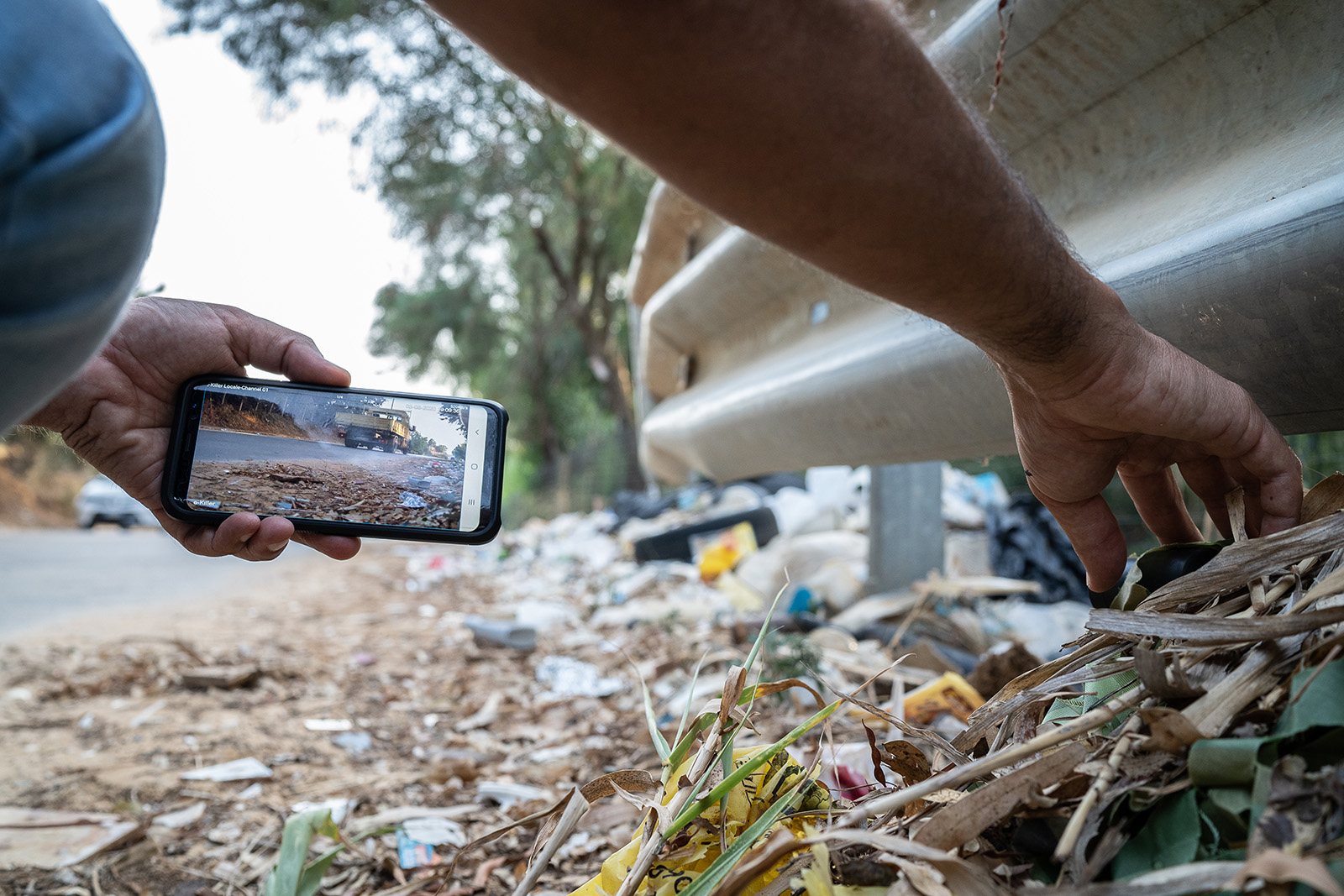 Alcamo Fotografati mentre gettano rifiuti in strada, raffica di multe in arrivo